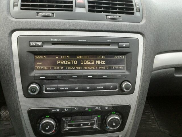 Червоний Шкода Октавія, об'ємом двигуна 1.6 л та пробігом 270 тис. км за 8000 $, фото 17 на Automoto.ua