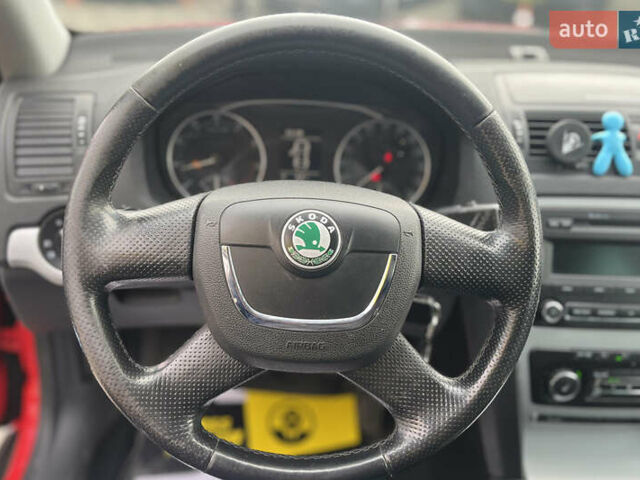 Червоний Шкода Октавія, об'ємом двигуна 1.8 л та пробігом 268 тис. км за 7800 $, фото 11 на Automoto.ua