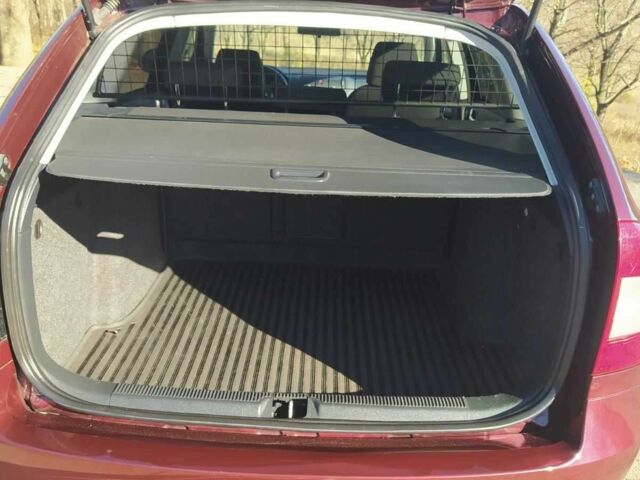 Красный Шкода Октавия, объемом двигателя 2 л и пробегом 270 тыс. км за 8150 $, фото 3 на Automoto.ua