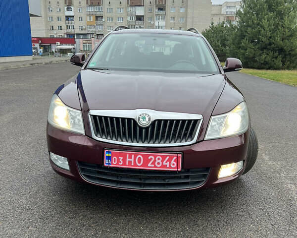 Червоний Шкода Октавія, об'ємом двигуна 1.4 л та пробігом 220 тис. км за 6700 $, фото 1 на Automoto.ua