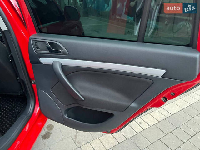 Красный Шкода Октавия, объемом двигателя 1.97 л и пробегом 290 тыс. км за 8900 $, фото 15 на Automoto.ua