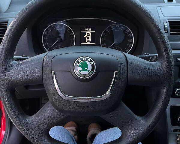 Красный Шкода Октавия, объемом двигателя 1.97 л и пробегом 340 тыс. км за 9600 $, фото 35 на Automoto.ua
