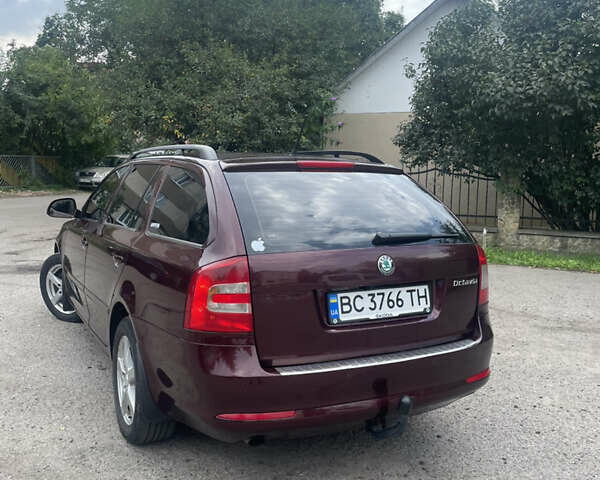 Красный Шкода Октавия, объемом двигателя 1.97 л и пробегом 301 тыс. км за 7900 $, фото 4 на Automoto.ua