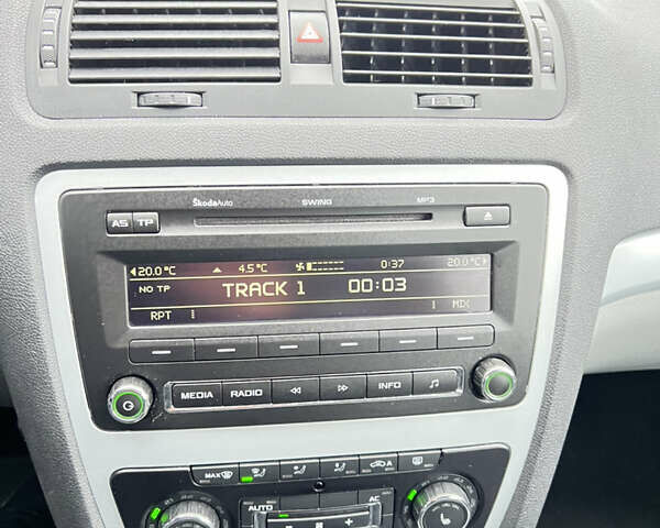 Червоний Шкода Октавія, об'ємом двигуна 1.4 л та пробігом 220 тис. км за 6700 $, фото 26 на Automoto.ua