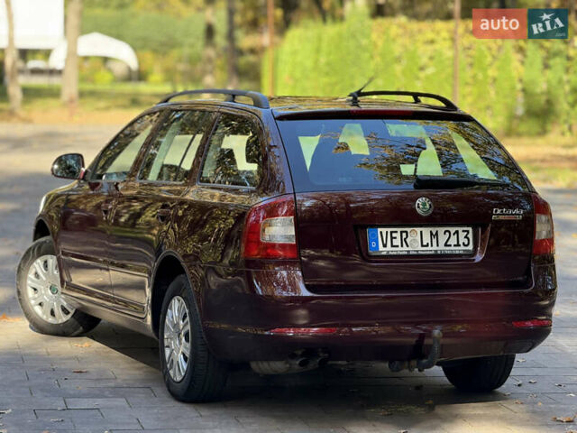 Червоний Шкода Октавія, об'ємом двигуна 1.6 л та пробігом 231 тис. км за 8750 $, фото 12 на Automoto.ua
