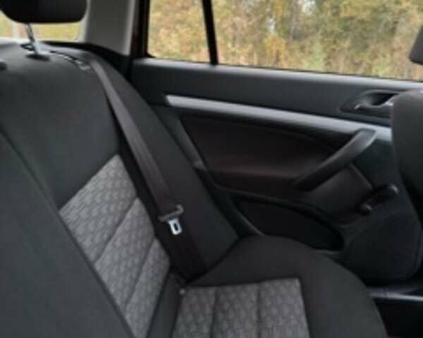 Красный Шкода Октавия, объемом двигателя 1.6 л и пробегом 317 тыс. км за 8700 $, фото 11 на Automoto.ua