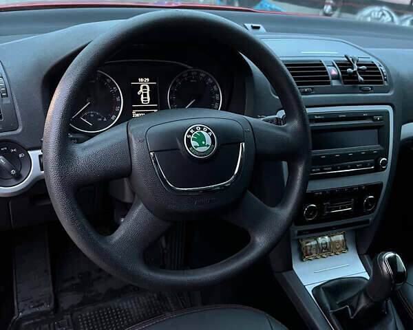 Красный Шкода Октавия, объемом двигателя 1.97 л и пробегом 340 тыс. км за 9600 $, фото 37 на Automoto.ua