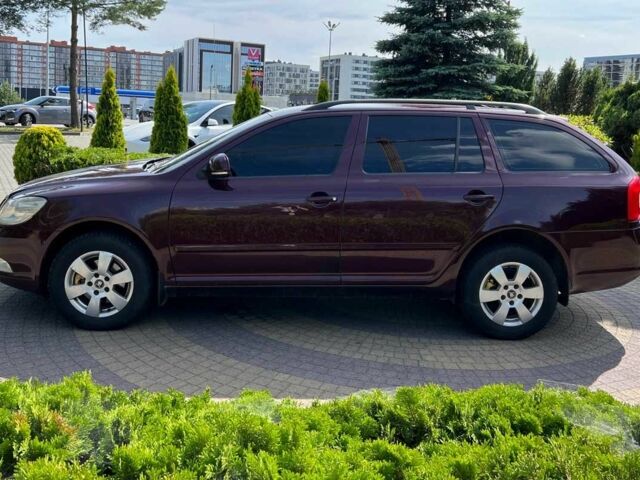 Шкода Октавія 2011 у Львові на Automoto.ua Червоний Шкода Октавія, об'ємом двигуна 1.6 л та пробігом 249 тис. км за 6999 $, фото 3 на Automoto.ua