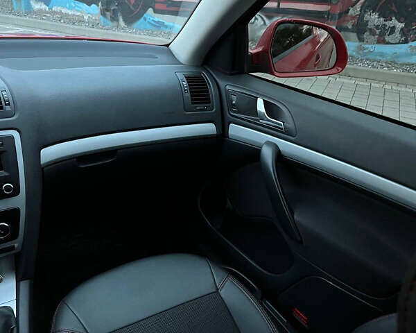 Красный Шкода Октавия, объемом двигателя 1.97 л и пробегом 340 тыс. км за 9600 $, фото 43 на Automoto.ua