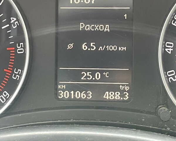 Красный Шкода Октавия, объемом двигателя 1.97 л и пробегом 301 тыс. км за 7900 $, фото 12 на Automoto.ua