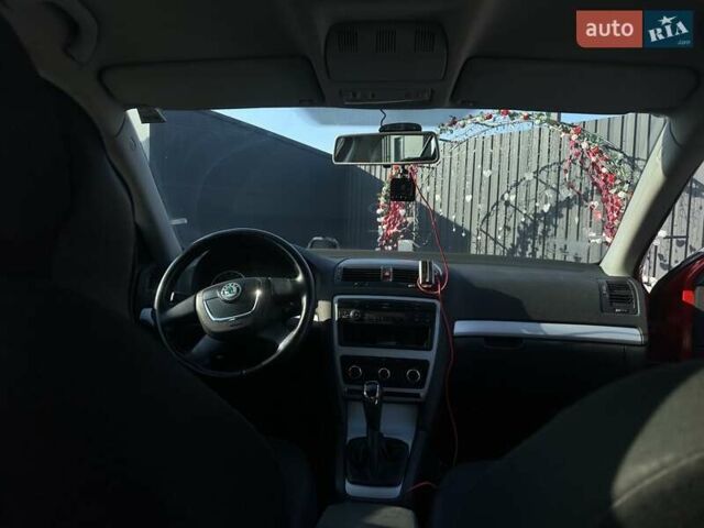 Червоний Шкода Октавія, об'ємом двигуна 1.6 л та пробігом 306 тис. км за 7400 $, фото 7 на Automoto.ua