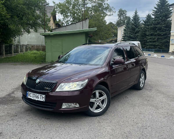 Красный Шкода Октавия, объемом двигателя 1.97 л и пробегом 301 тыс. км за 7900 $, фото 1 на Automoto.ua