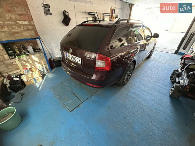 Красный Шкода Октавия, объемом двигателя 1.8 л и пробегом 190 тыс. км за 10000 $, фото 3 на Automoto.ua