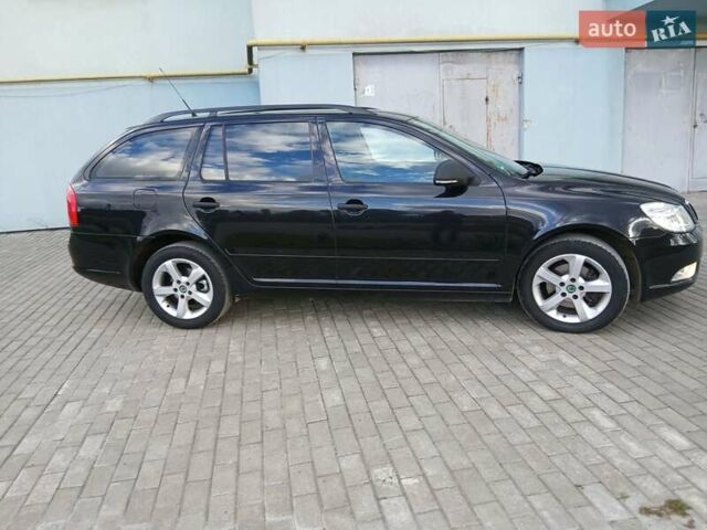 Красный Шкода Октавия, объемом двигателя 2 л и пробегом 215 тыс. км за 8650 $, фото 1 на Automoto.ua