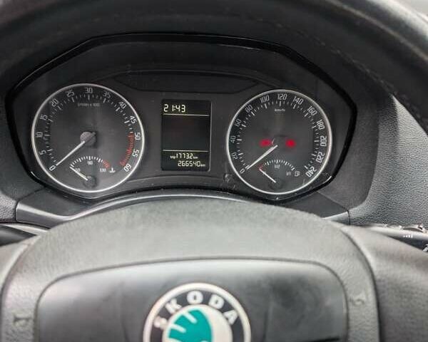 Красный Шкода Октавия, объемом двигателя 1.6 л и пробегом 270 тыс. км за 7400 $, фото 1 на Automoto.ua