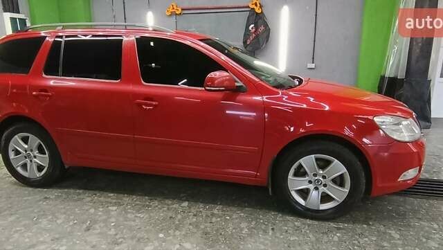 Шкода Октавия 2012 в Надворной на Automoto.ua Красный Шкода Октавия, объемом двигателя 2.02 л и пробегом 294 тыс. км за 8999 $, фото 3 на Automoto.ua