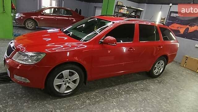 Шкода Октавия 2012 в Надворной на Automoto.ua Красный Шкода Октавия, объемом двигателя 2.02 л и пробегом 294 тыс. км за 8999 $, фото 2 на Automoto.ua