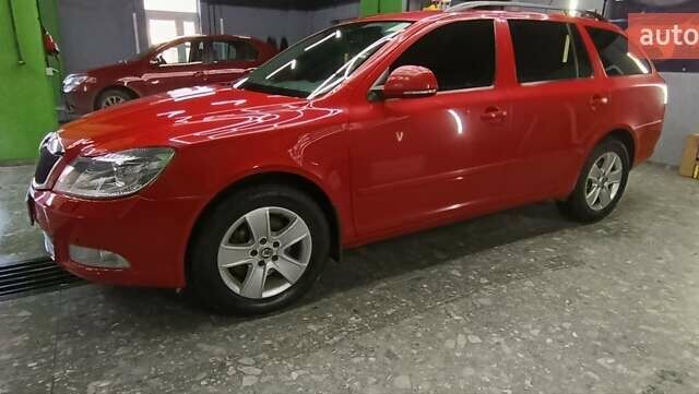 Шкода Октавия 2012 в Надворной на Automoto.ua Красный Шкода Октавия, объемом двигателя 2.02 л и пробегом 294 тыс. км за 8999 $, фото 5 на Automoto.ua