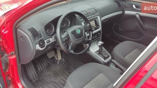 Червоний Шкода Октавія, об'ємом двигуна 1.99 л та пробігом 247 тис. км за 9000 $, фото 10 на Automoto.ua