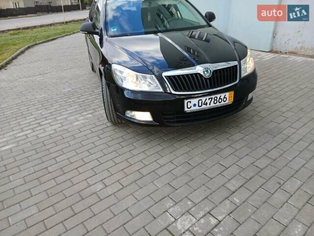 Красный Шкода Октавия, объемом двигателя 2 л и пробегом 215 тыс. км за 8650 $, фото 2 на Automoto.ua