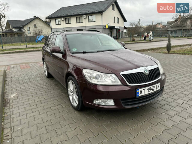 Красный Шкода Октавия, объемом двигателя 1.6 л и пробегом 230 тыс. км за 8550 $, фото 5 на Automoto.ua