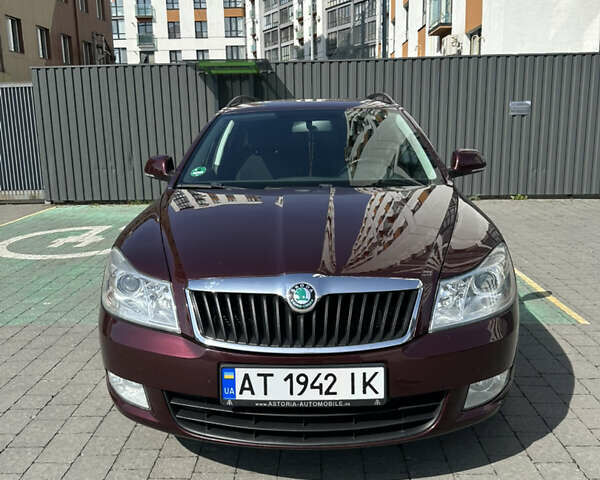 Красный Шкода Октавия, объемом двигателя 1.6 л и пробегом 228 тыс. км за 8650 $, фото 4 на Automoto.ua