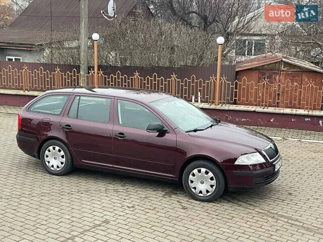 Красный Шкода Октавия, объемом двигателя 1.6 л и пробегом 196 тыс. км за 7000 $, фото 1 на Automoto.ua