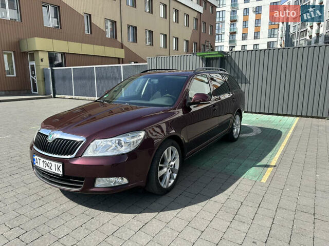 Красный Шкода Октавия, объемом двигателя 1.6 л и пробегом 228 тыс. км за 8650 $, фото 1 на Automoto.ua