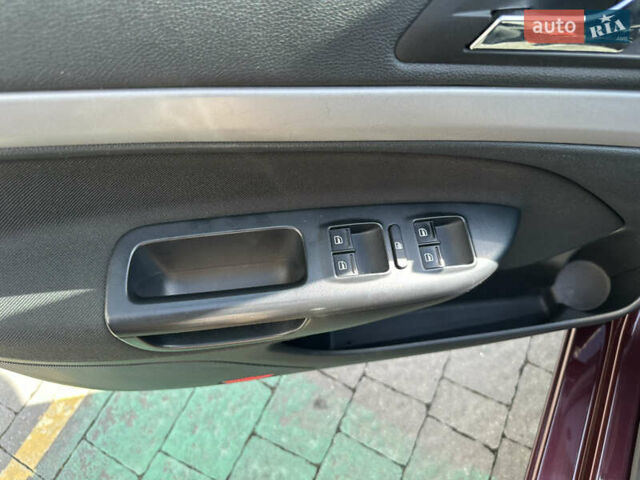 Красный Шкода Октавия, объемом двигателя 1.6 л и пробегом 230 тыс. км за 8550 $, фото 18 на Automoto.ua