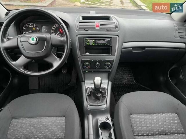 Красный Шкода Октавия, объемом двигателя 1.6 л и пробегом 196 тыс. км за 7000 $, фото 15 на Automoto.ua