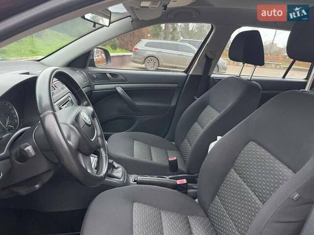 Красный Шкода Октавия, объемом двигателя 1.6 л и пробегом 196 тыс. км за 7000 $, фото 18 на Automoto.ua