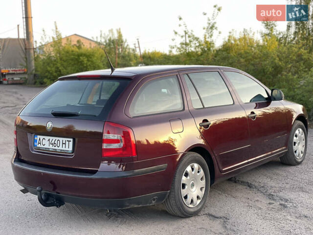 Красный Шкода Октавия, объемом двигателя 1.6 л и пробегом 221 тыс. км за 6900 $, фото 3 на Automoto.ua