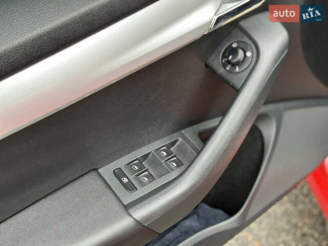 Красный Шкода Октавия, объемом двигателя 1.8 л и пробегом 260 тыс. км за 10800 $, фото 26 на Automoto.ua