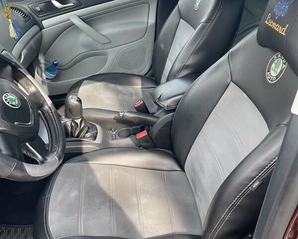 Червоний Шкода Октавія, об'ємом двигуна 1.6 л та пробігом 295 тис. км за 8600 $, фото 7 на Automoto.ua