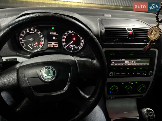 Червоний Шкода Октавія, об'ємом двигуна 1.6 л та пробігом 253 тис. км за 5600 $, фото 26 на Automoto.ua