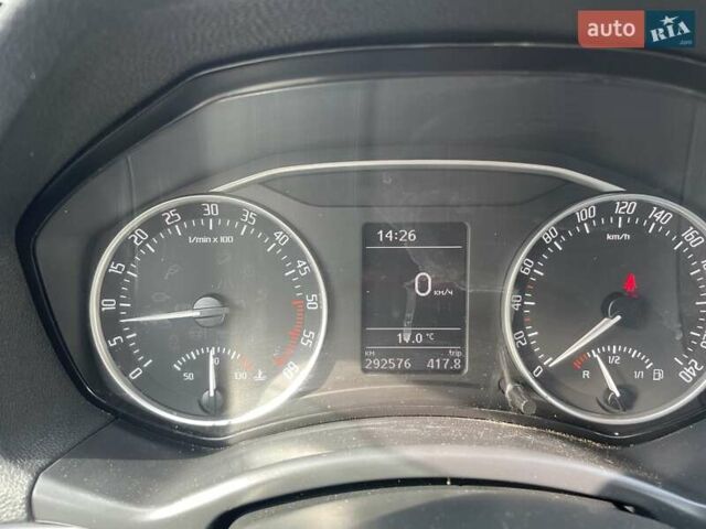 Червоний Шкода Октавія, об'ємом двигуна 1.6 л та пробігом 295 тис. км за 8600 $, фото 8 на Automoto.ua