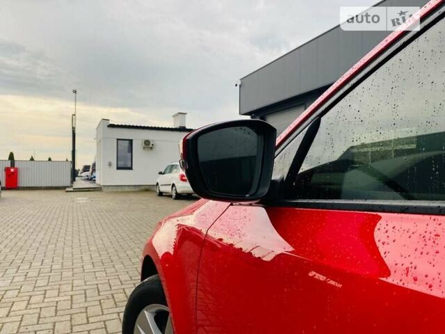 Красный Шкода Октавия, объемом двигателя 1.6 л и пробегом 320 тыс. км за 8950 $, фото 4 на Automoto.ua