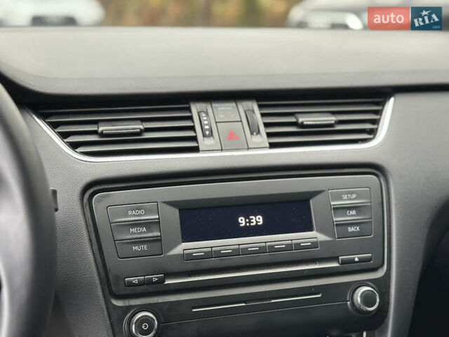 Красный Шкода Октавия, объемом двигателя 1.8 л и пробегом 260 тыс. км за 10800 $, фото 31 на Automoto.ua