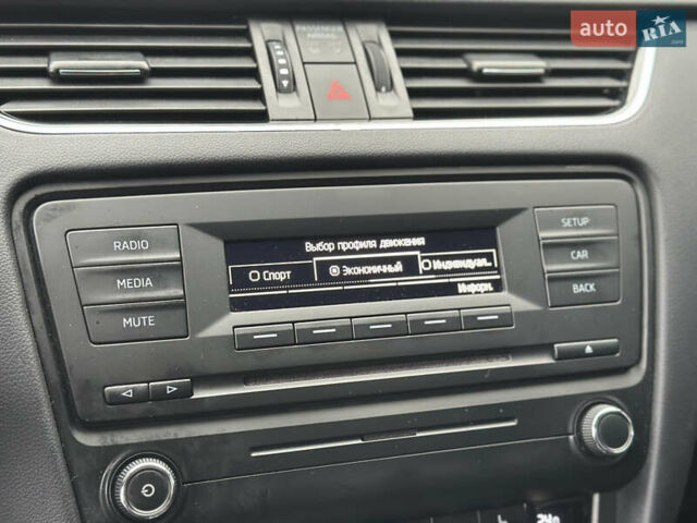 Красный Шкода Октавия, объемом двигателя 1.8 л и пробегом 260 тыс. км за 10800 $, фото 33 на Automoto.ua