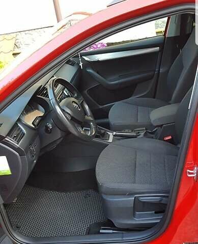 Красный Шкода Октавия, объемом двигателя 0 л и пробегом 287 тыс. км за 10000 $, фото 1 на Automoto.ua