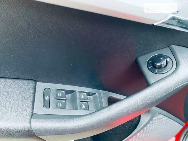 Красный Шкода Октавия, объемом двигателя 1.6 л и пробегом 320 тыс. км за 8950 $, фото 11 на Automoto.ua