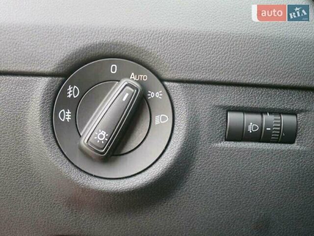 Красный Шкода Октавия, объемом двигателя 1.6 л и пробегом 213 тыс. км за 9500 $, фото 16 на Automoto.ua