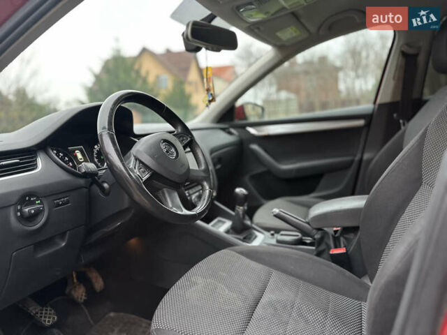 Червоний Шкода Октавія, об'ємом двигуна 1.6 л та пробігом 180 тис. км за 10999 $, фото 3 на Automoto.ua