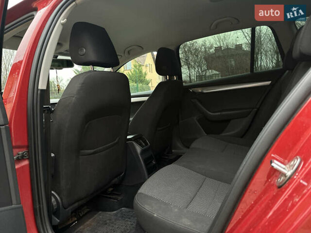 Червоний Шкода Октавія, об'ємом двигуна 1.6 л та пробігом 180 тис. км за 10999 $, фото 8 на Automoto.ua