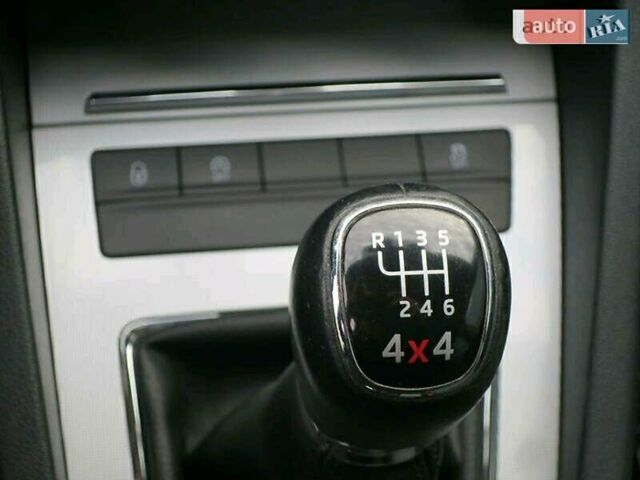 Красный Шкода Октавия, объемом двигателя 1.6 л и пробегом 213 тыс. км за 9500 $, фото 10 на Automoto.ua