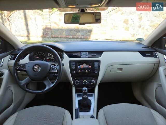 Червоний Шкода Октавія, об'ємом двигуна 2 л та пробігом 277 тис. км за 11800 $, фото 21 на Automoto.ua