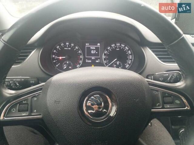 Красный Шкода Октавия, объемом двигателя 1.6 л и пробегом 213 тыс. км за 9500 $, фото 12 на Automoto.ua