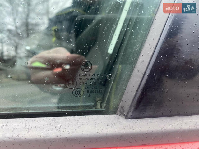 Красный Шкода Октавия, объемом двигателя 1.6 л и пробегом 251 тыс. км за 9500 $, фото 28 на Automoto.ua