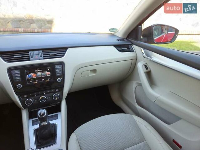 Червоний Шкода Октавія, об'ємом двигуна 2 л та пробігом 277 тис. км за 11800 $, фото 23 на Automoto.ua