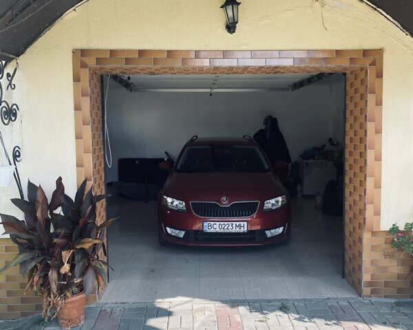 Красный Шкода Октавия, объемом двигателя 1.6 л и пробегом 295 тыс. км за 10600 $, фото 1 на Automoto.ua